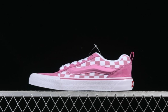 Vans Knu Skool Low-Top Retro Chunky Sneakers with Original Big Logo - VN000CRPBAK