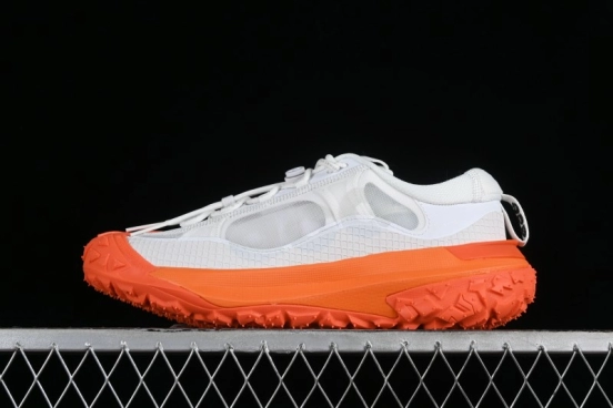 Nike ACG Mountain Fly 2 Low GTX SE Outdoor Hiking Shoes with GORE-TEX and React Foam - DV7903-100