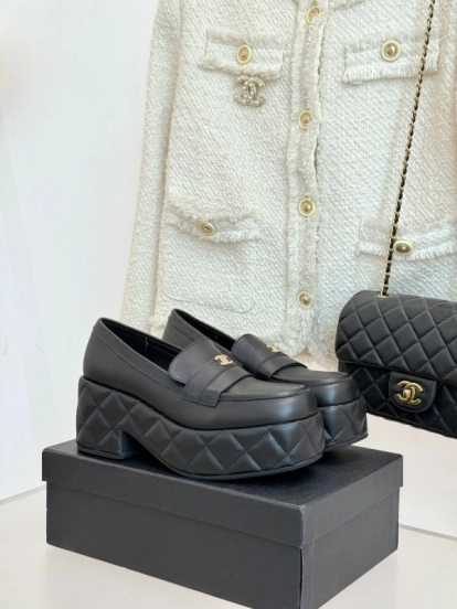 Chanel 25K Fall/Winter Double C Platform Loafers with Waterproof Sole - KFY00320