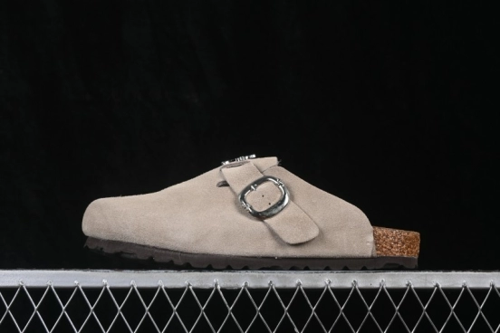 Birkenstock Gizeh Sandals with Soft Footbed and Croc-Embossed Design - 0560771