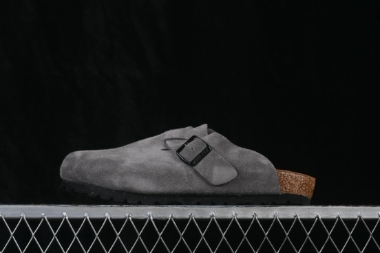 Birkenstock Gizeh Sandals with Soft Leather Velvet Uppers and Cozy Fleece Lining - 0560771